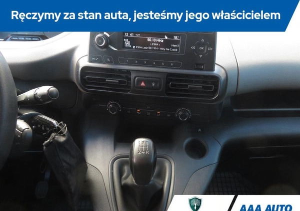 Peugeot Rifter cena 56000 przebieg: 155269, rok produkcji 2019 z Sędziszów Małopolski małe 211